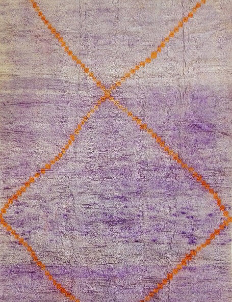 tappeto Beni Ourain di colore viola con losanghe arancio